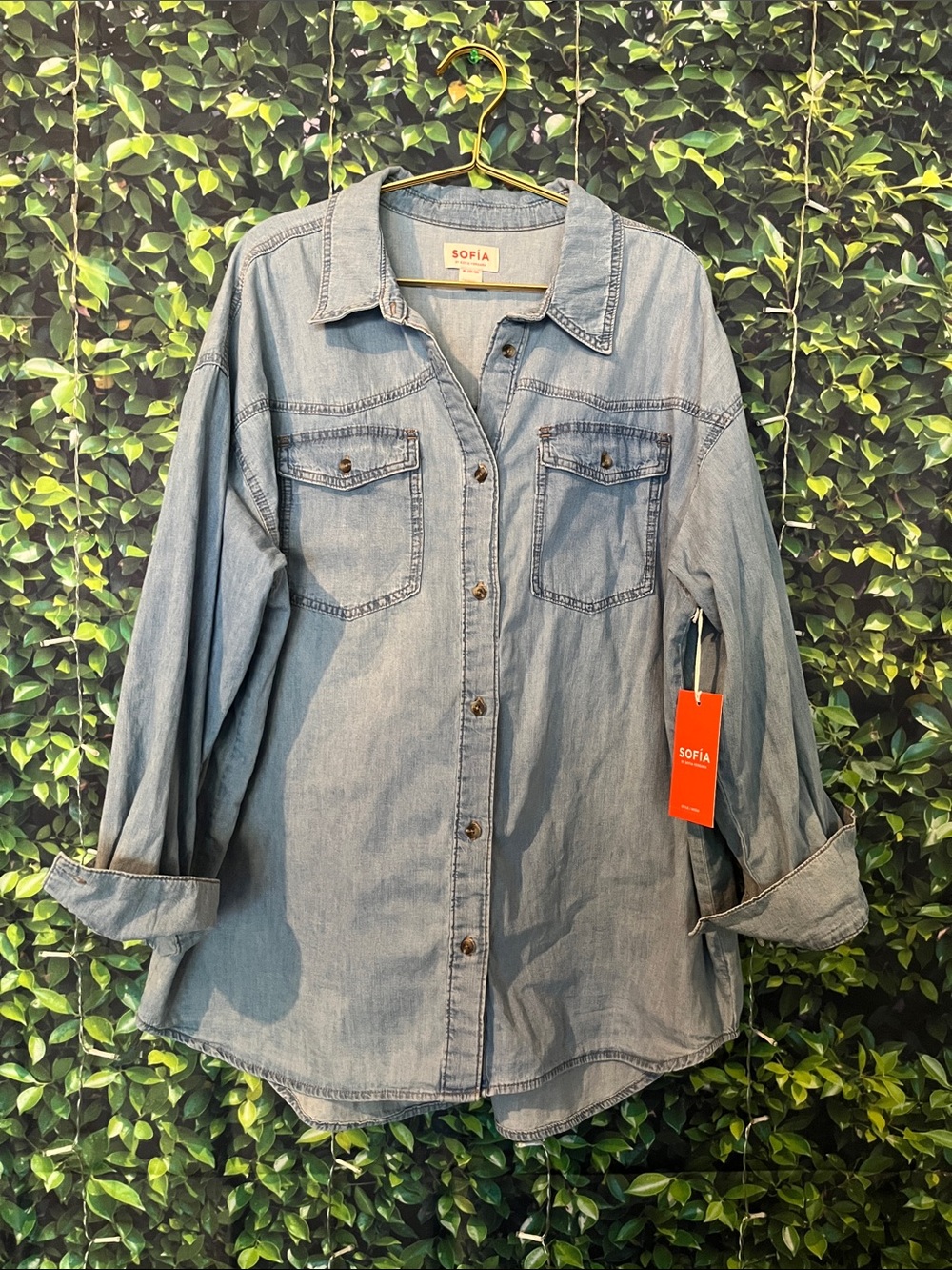SOFÍA by Sofia Vergara Chambray Button Shirt in Light Blue